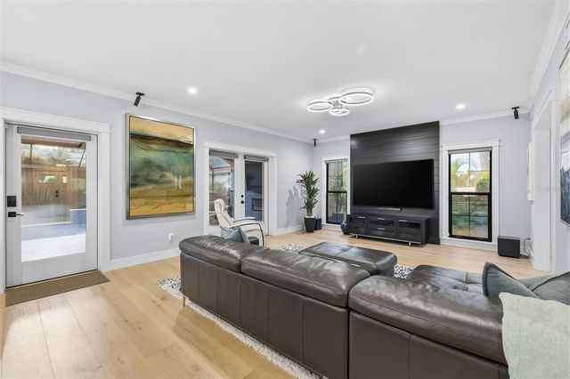 417 S PALOMA PLACE, Tampa, FL 33609