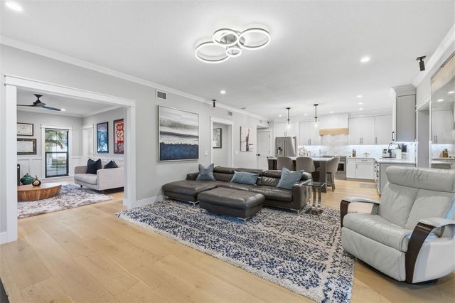 417 S PALOMA PLACE, Tampa, FL 33609