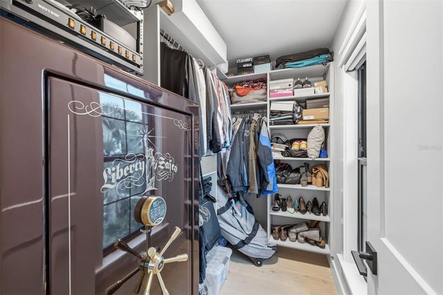 417 S PALOMA PLACE, Tampa, FL 33609