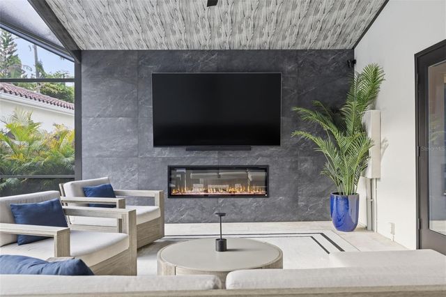 417 S PALOMA PLACE, Tampa, FL 33609