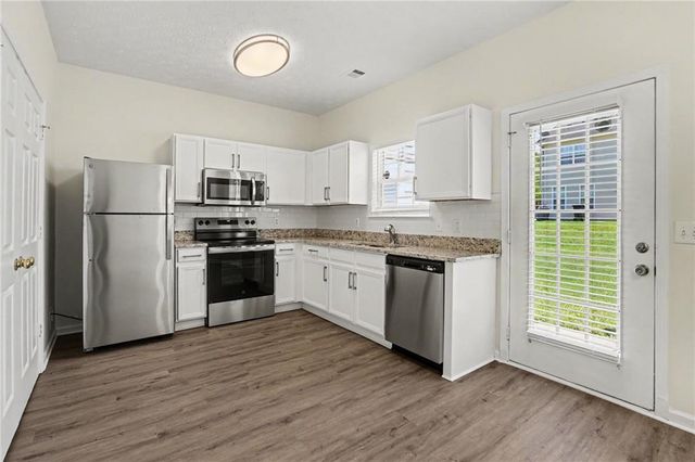 1795 Fielding Way, Hampton, GA 30228