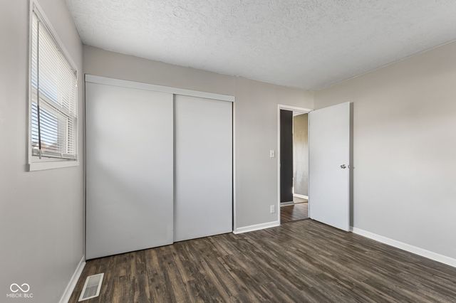 230 Parkview Drive, Whiteland, IN 46184