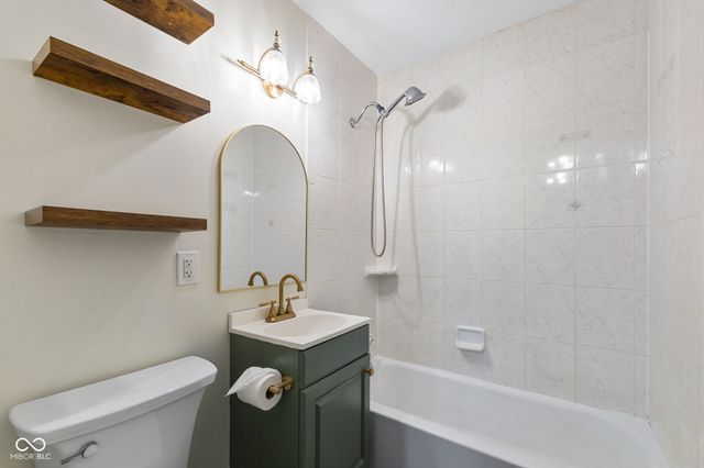 230 Parkview Drive, Whiteland, IN 46184