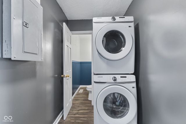 230 Parkview Drive, Whiteland, IN 46184