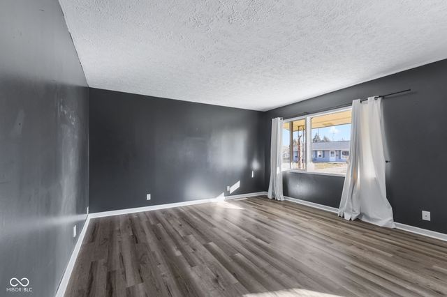 230 Parkview Drive, Whiteland, IN 46184