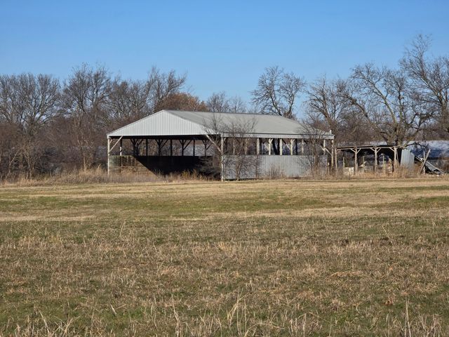 11801 S 600 Road, Miami, OK 74354