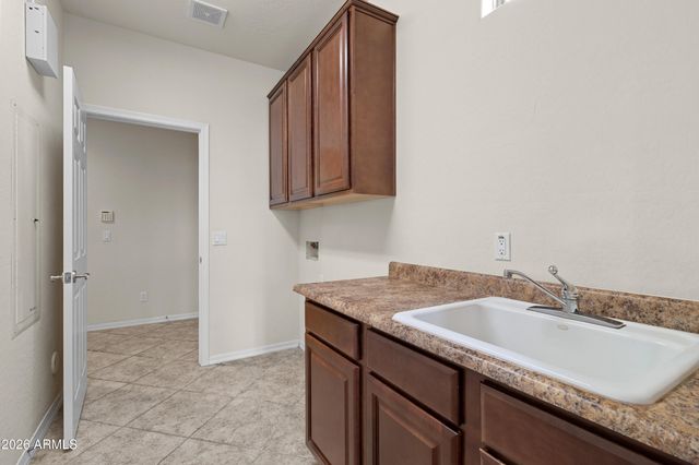 3724 E Robin Lane, Phoenix, AZ 85050