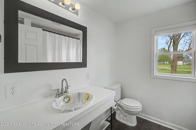 296 S College Road, Mason, MI 48854