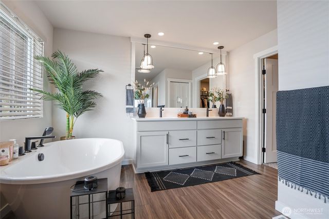 1940 NW Rustling Fir Lane, Silverdale, WA 98383