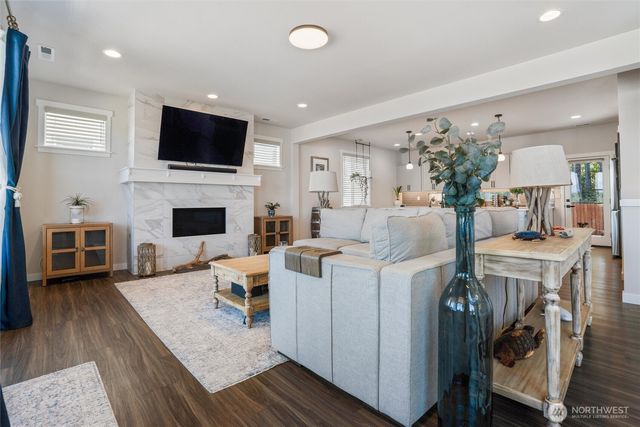 1940 NW Rustling Fir Lane, Silverdale, WA 98383