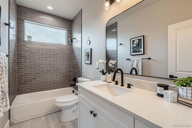 21 S Gray Street, Lakewood, CO 80226