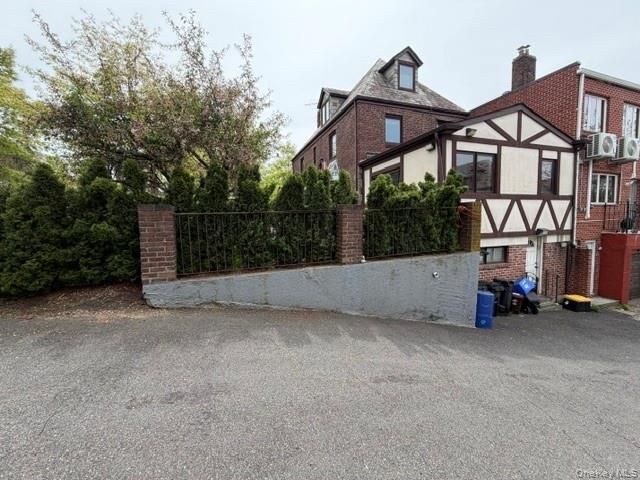 13843 76th Avenue, Flushing, NY 11367