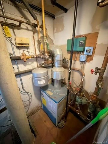 13843 76th Avenue, Flushing, NY 11367