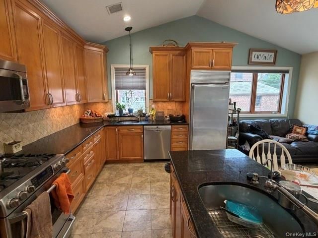 13843 76th Avenue, Flushing, NY 11367