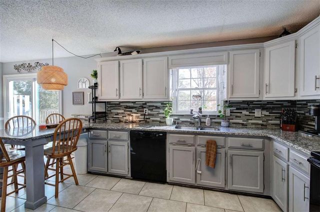 35 Miltons Walk SE, Cartersville, GA 30120