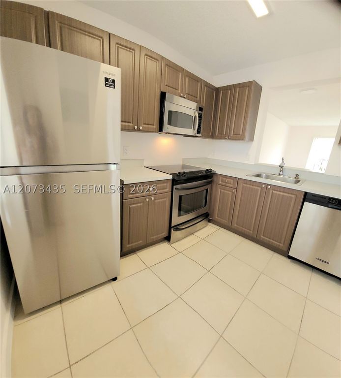 8620 N Sherman Cir 306, Miramar, FL 33025