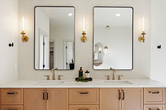 7208 Ambrosia Street, Kennewick, WA 99338