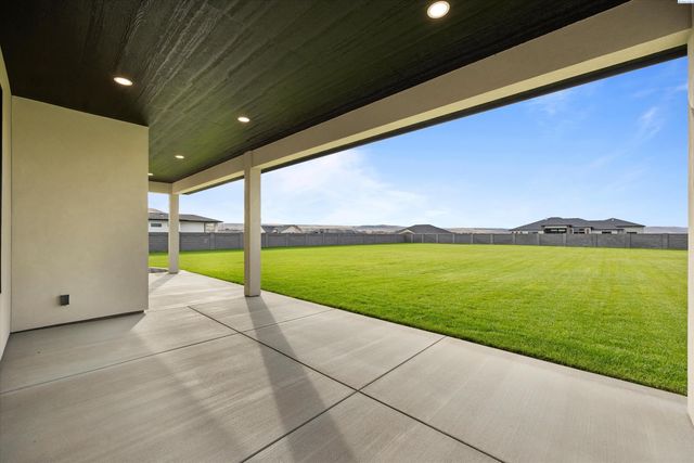 7208 Ambrosia Street, Kennewick, WA 99338