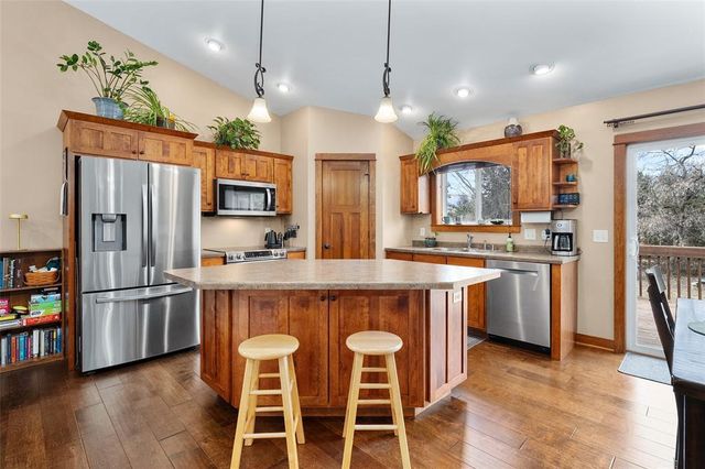 6860 Willow Creek Road, Eau Claire, WI 54701