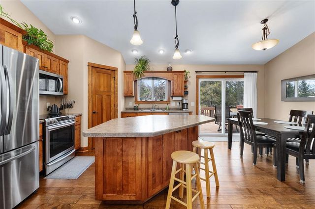 6860 Willow Creek Road, Eau Claire, WI 54701