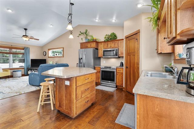 6860 Willow Creek Road, Eau Claire, WI 54701