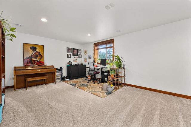 6860 Willow Creek Road, Eau Claire, WI 54701