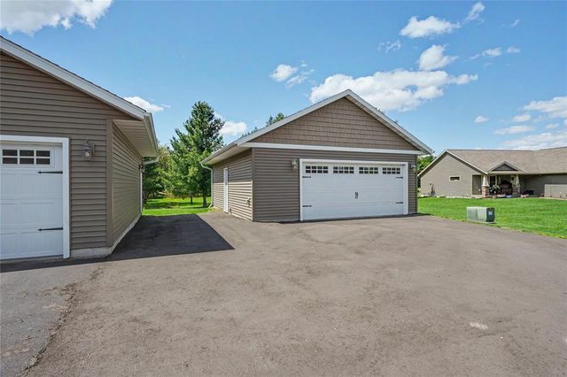 6860 Willow Creek Road, Eau Claire, WI 54701
