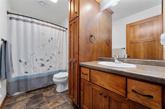 6860 Willow Creek Road, Eau Claire, WI 54701