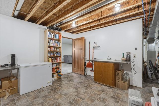 6860 Willow Creek Road, Eau Claire, WI 54701