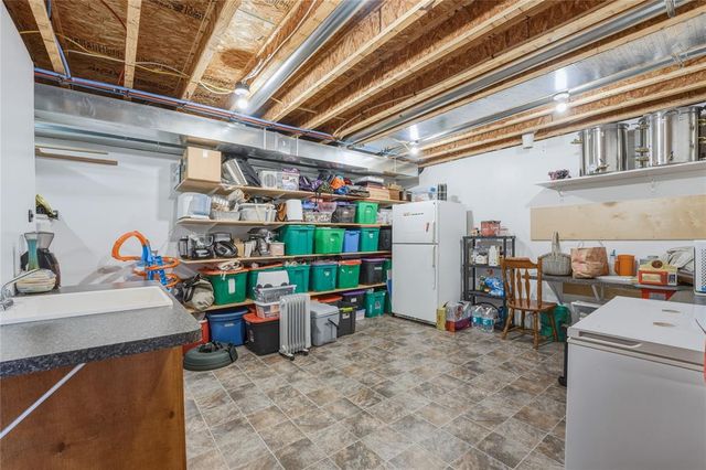 6860 Willow Creek Road, Eau Claire, WI 54701