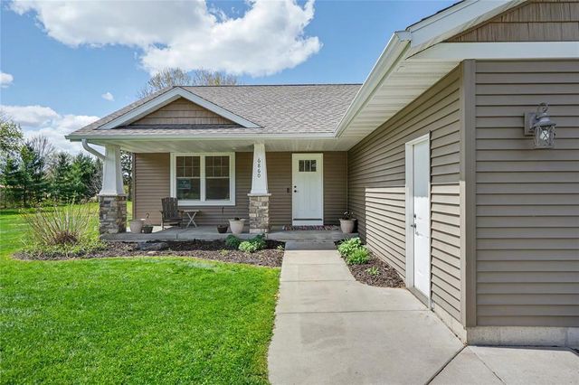 6860 Willow Creek Road, Eau Claire, WI 54701