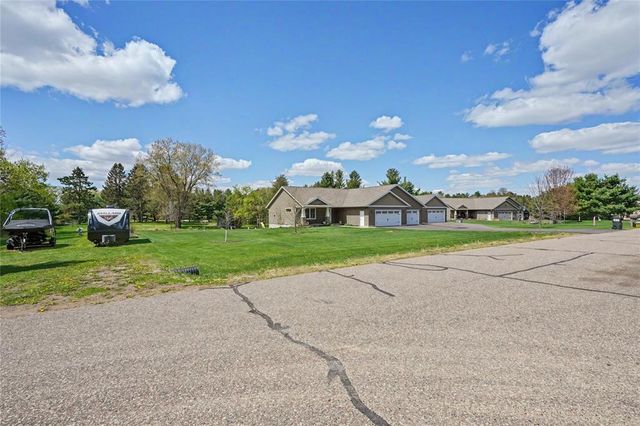 6860 Willow Creek Road, Eau Claire, WI 54701
