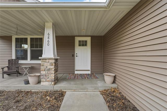 6860 Willow Creek Road, Eau Claire, WI 54701