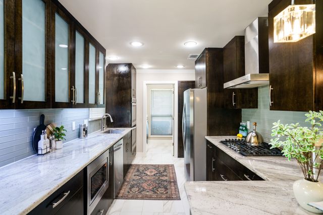 1938 Kensington Drive, Carrollton, TX 75007