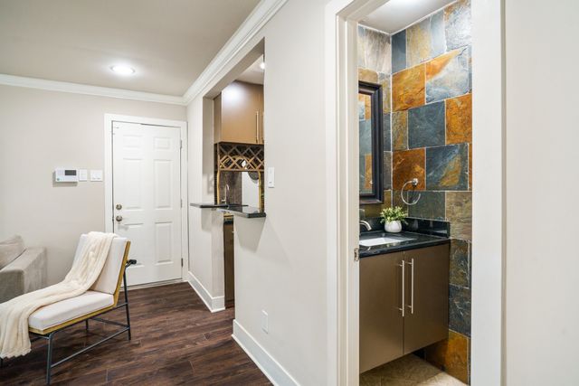 1938 Kensington Drive, Carrollton, TX 75007