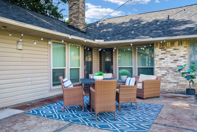 1938 Kensington Drive, Carrollton, TX 75007