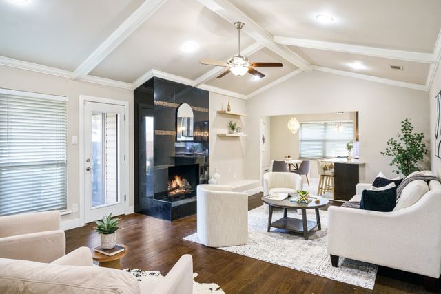 1938 Kensington Drive, Carrollton, TX 75007