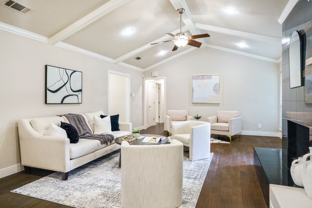 1938 Kensington Drive, Carrollton, TX 75007