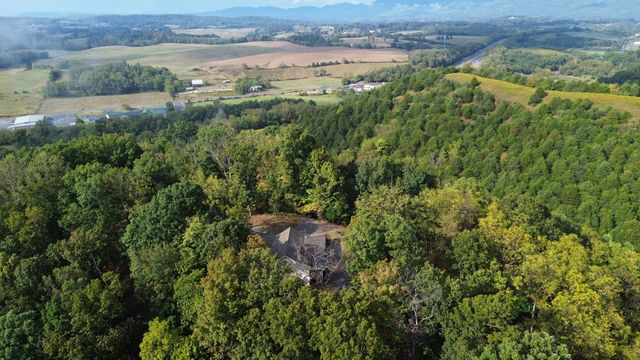 411 Hardbarger RD, Buchanan, VA 24066