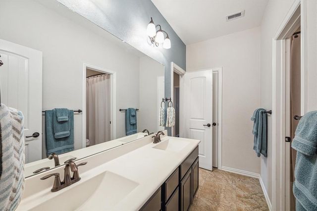 2722 Pepper Landing Lane, Pearland, TX 77089