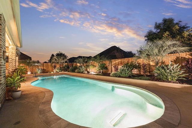 2722 Pepper Landing Lane, Pearland, TX 77089