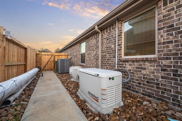 2722 Pepper Landing Lane, Pearland, TX 77089