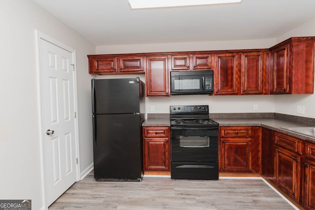 424 W I Parkway, Dallas, GA 30132