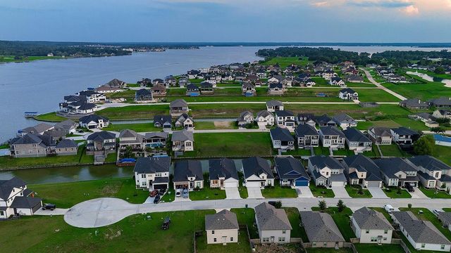 11021 N Lake Mist Lane, Willis, TX 77318