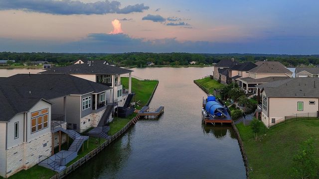 11021 N Lake Mist Lane, Willis, TX 77318
