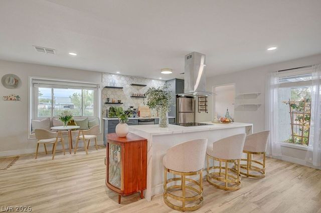 808 East Saint Louis Avenue, Las Vegas, NV 89104