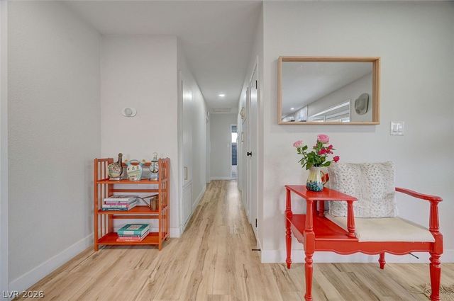 808 East Saint Louis Avenue, Las Vegas, NV 89104