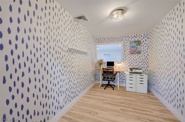 808 East Saint Louis Avenue, Las Vegas, NV 89104