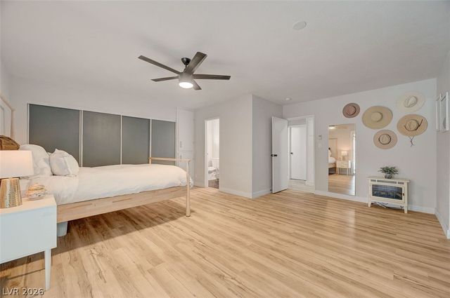 808 East Saint Louis Avenue, Las Vegas, NV 89104