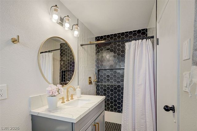 808 East Saint Louis Avenue, Las Vegas, NV 89104